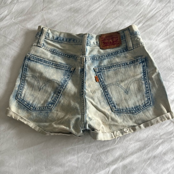 Levi’s denim shorts - Picture 3 of 3